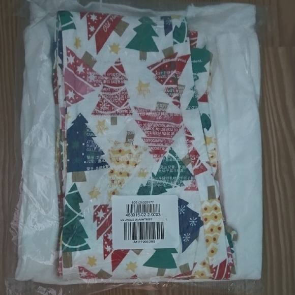 Old Navy Merry & Bright Holiday Pajama Set - Picture 2 of 7